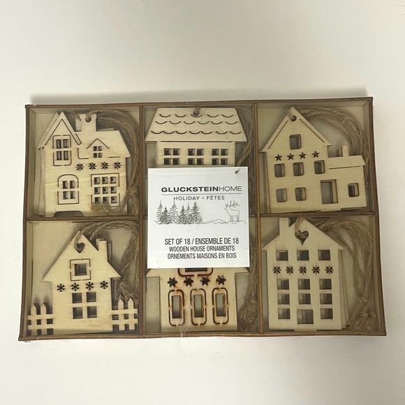 Set of 8 Wooden House ornaments - brand new! - Picture 1 of 4